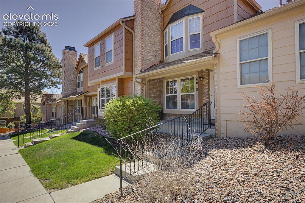 Image 1 of 31: Front of home
