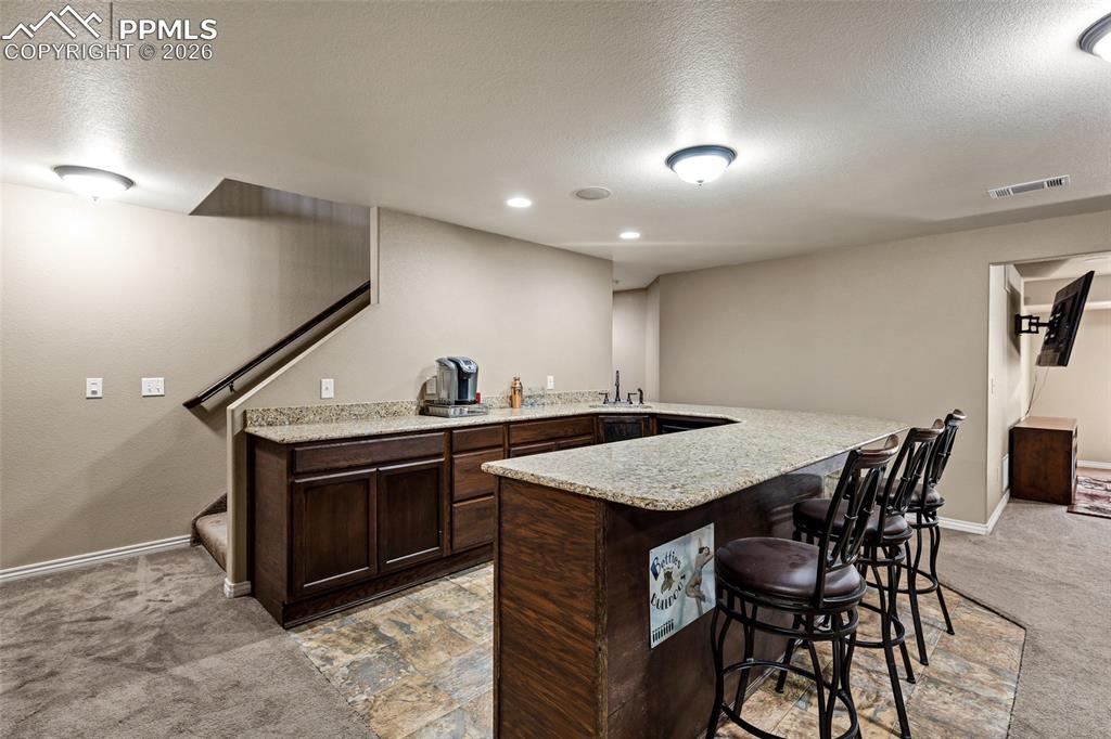 Image 25 of 49: Kitchen