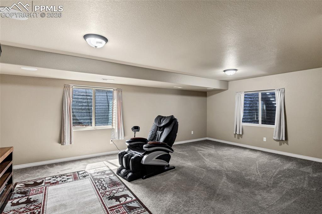 Image 28 of 49: Sitting Room