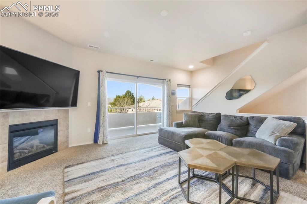 Image 14 of 50: Living Room