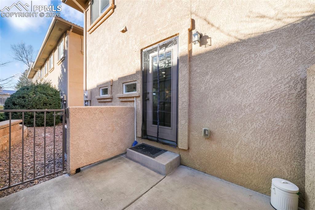 Image 39 of 50: Patio