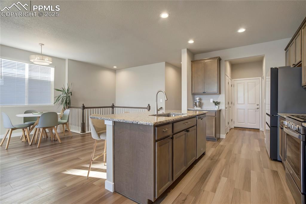 Image 10 of 49: Kitchen