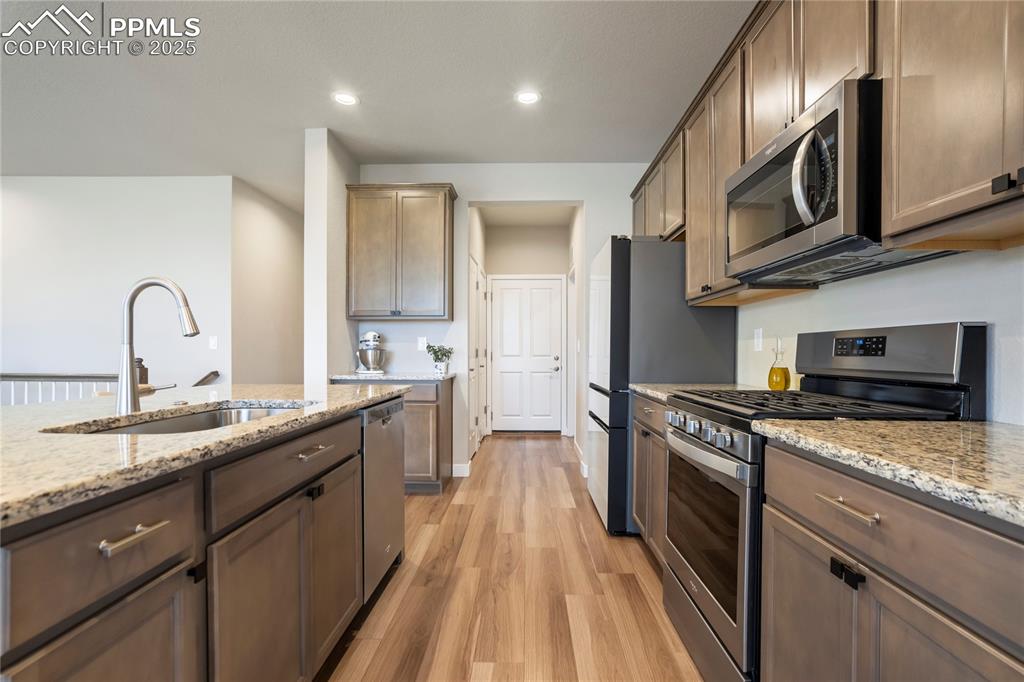 Image 11 of 49: Kitchen