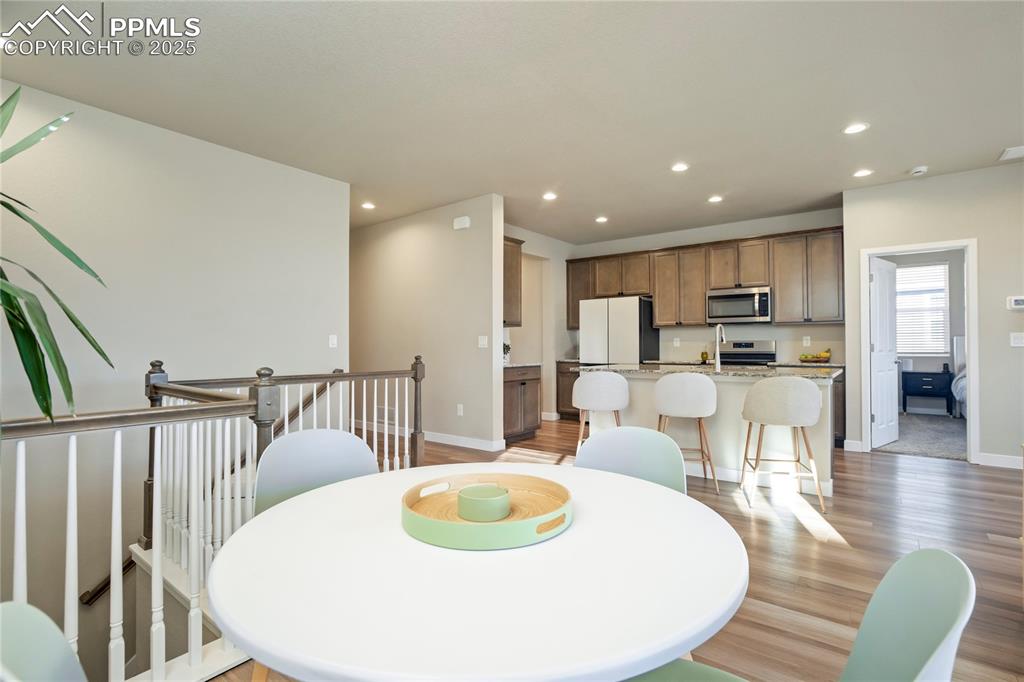 Image 14 of 49: Dining Area