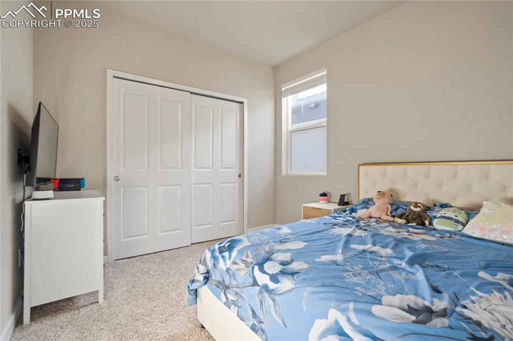 Image 21 of 49: Bedroom