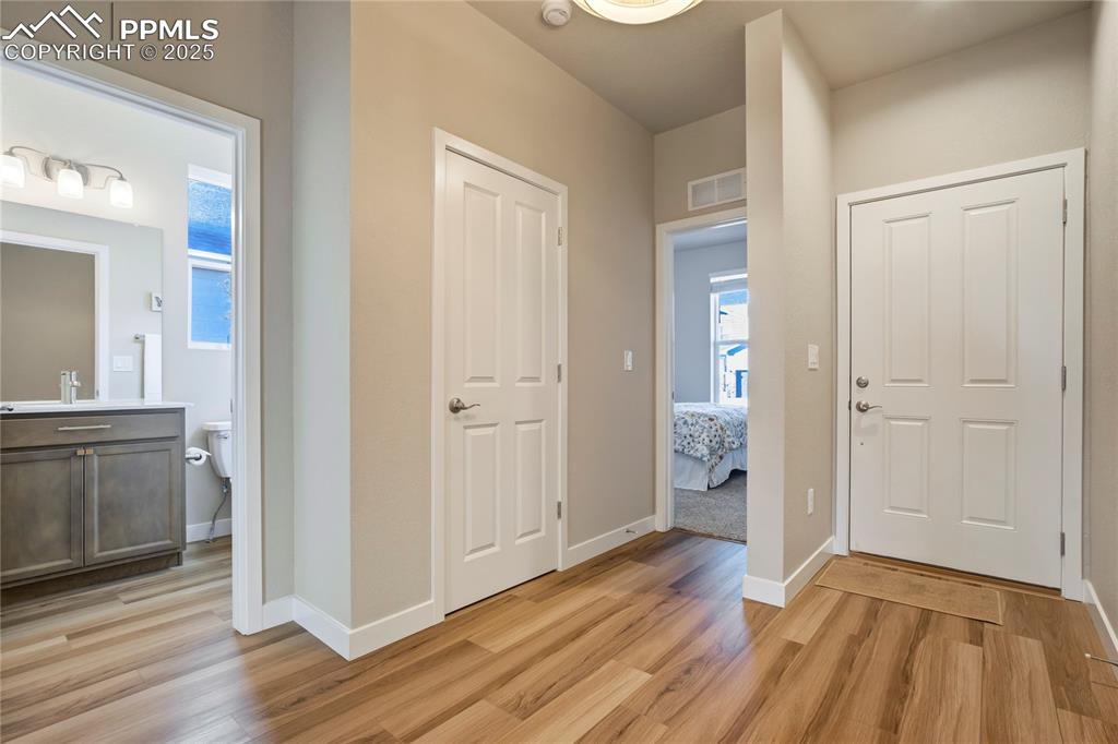 Image 23 of 49: Entry