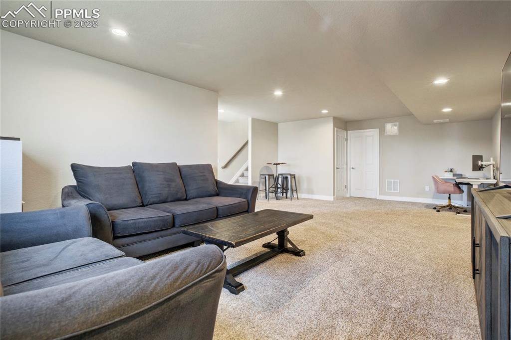 Image 31 of 49: Living Room