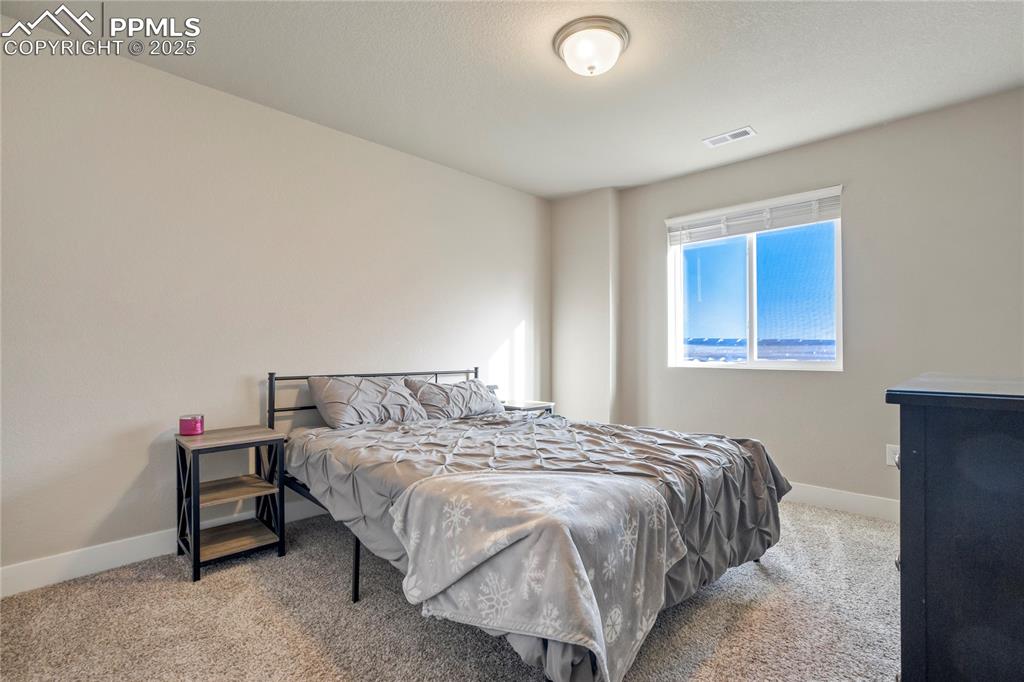 Image 34 of 49: Bedroom