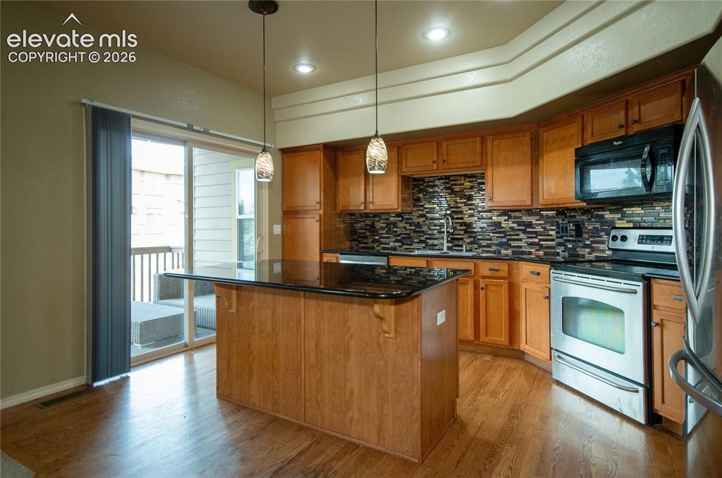 Image 14 of 42: Kitchen