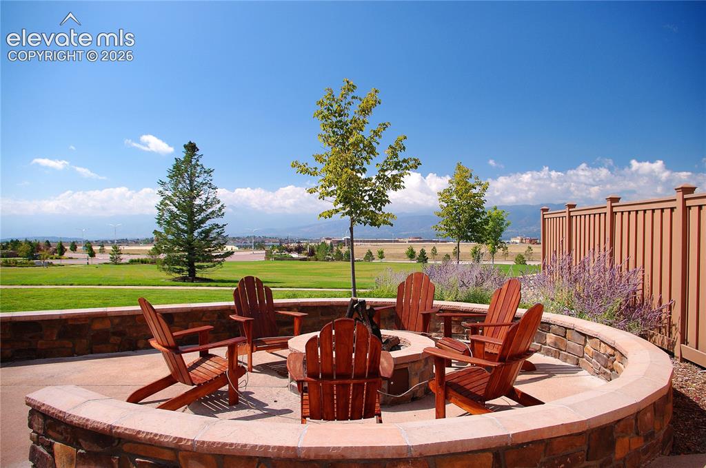 Image 41 of 42: Patio