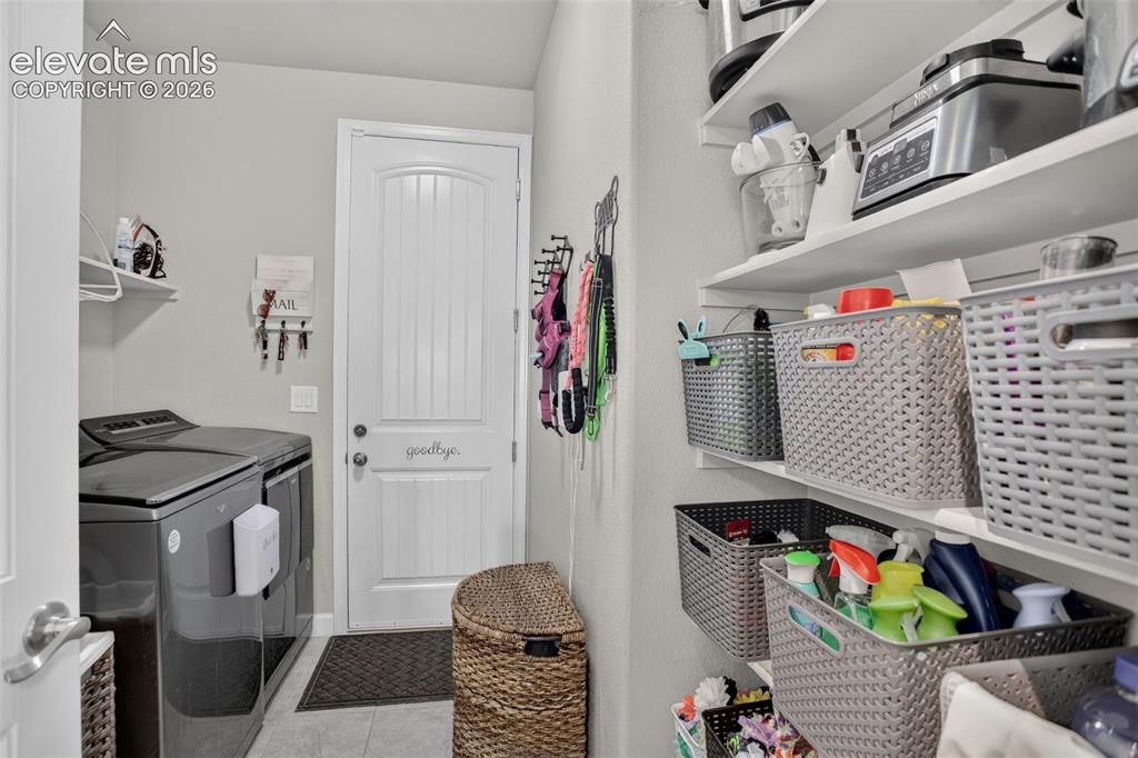 Image 19 of 42: Laundry