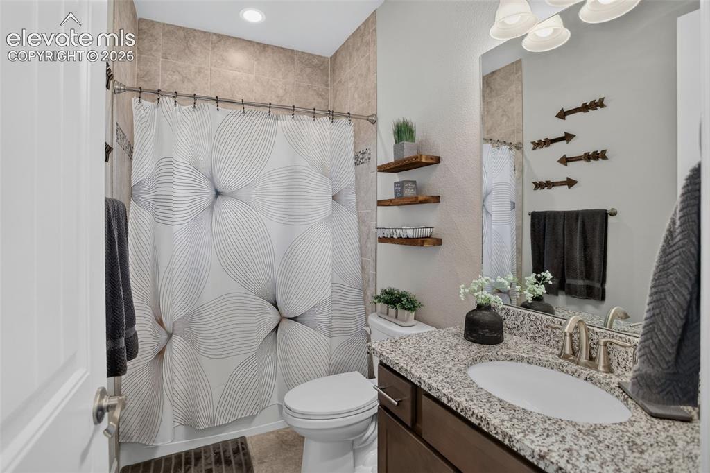 Image 7 of 42: Bathroom