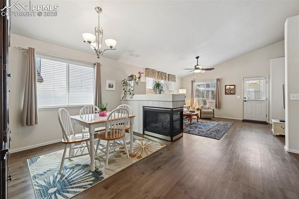 Image 9 of 24: Dining Area