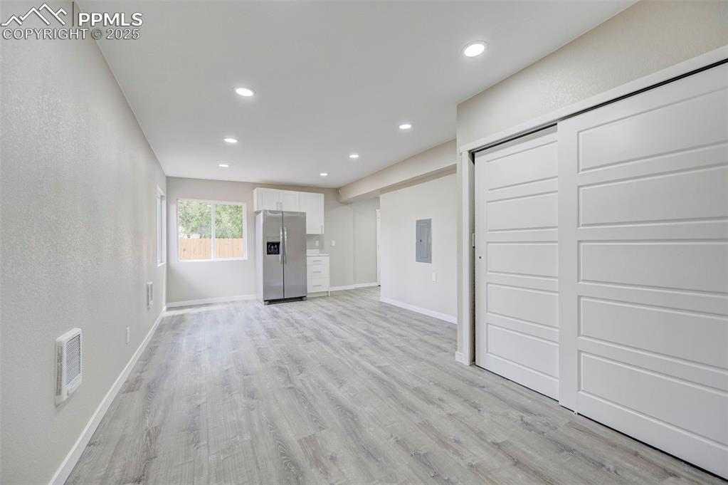 Image 14 of 37: Dining Area