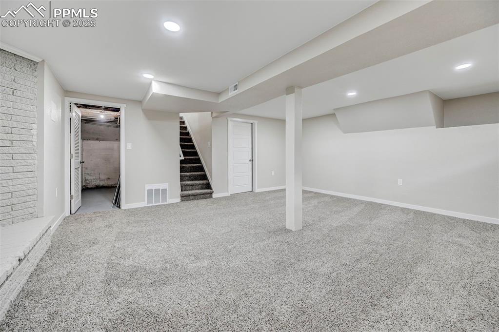 Image 22 of 37: Family Room