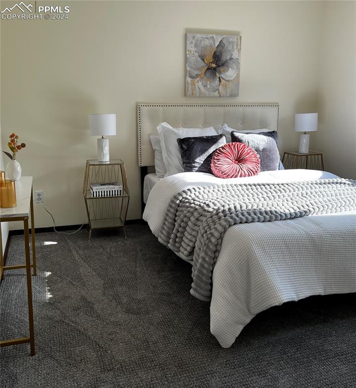 Image 10 of 23: Bedroom