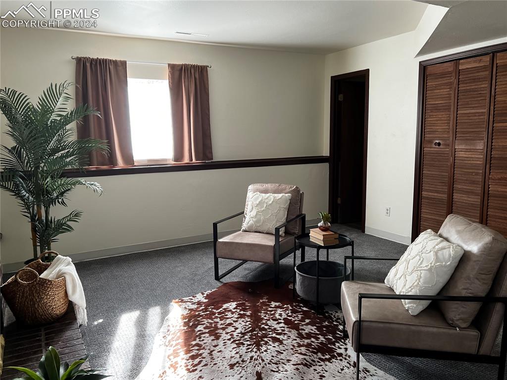 Image 17 of 23: Family Room