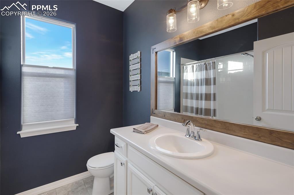 Image 14 of 34: Bathroom