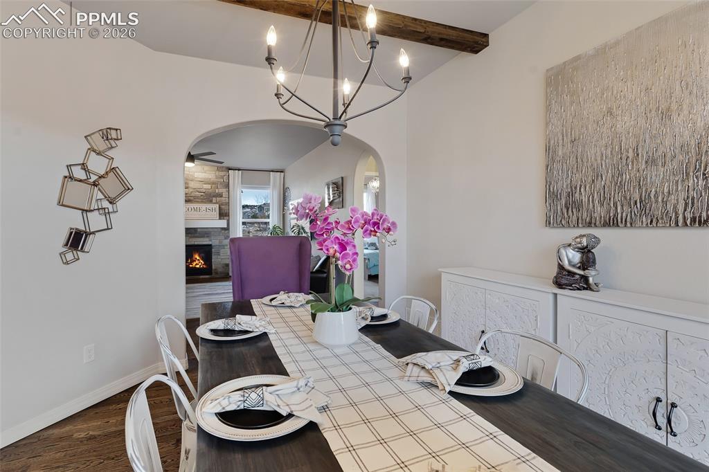 Image 7 of 37: Dining Area