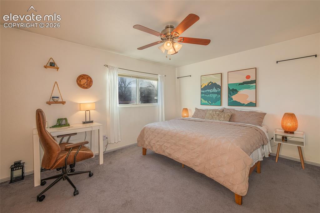 Image 15 of 23: Bedroom