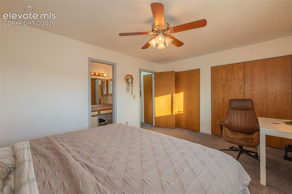 Image 16 of 23: Bedroom