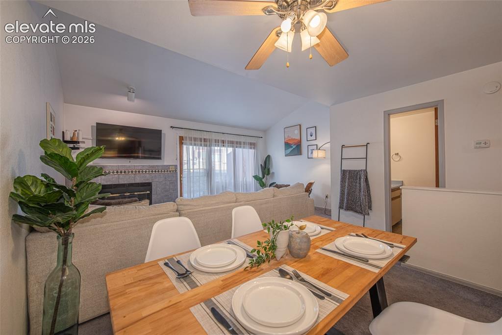 Image 7 of 23: Dining Area