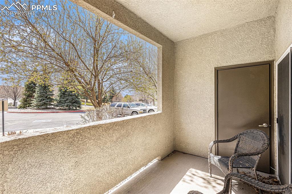 Image 16 of 17: Balcony