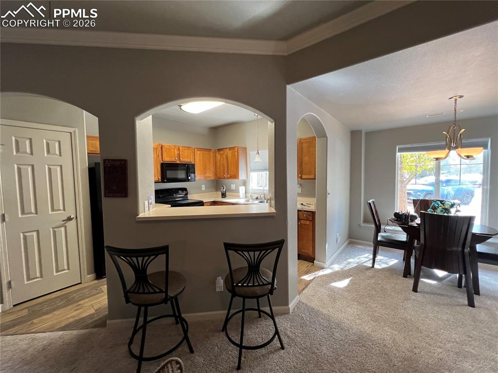 Image 6 of 17: Kitchen