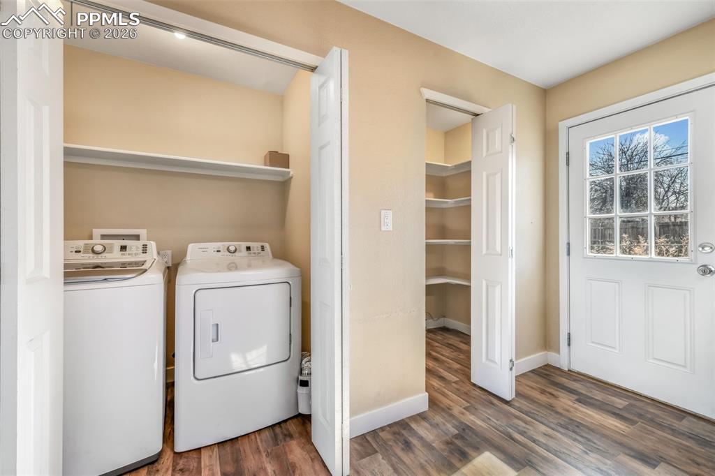 Image 18 of 50: Laundry