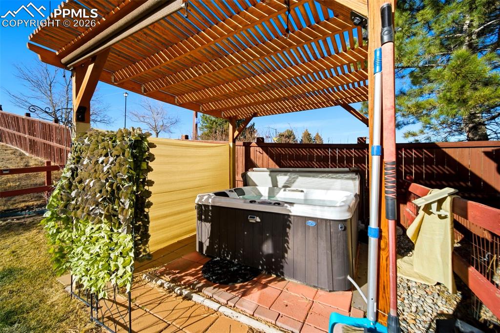 Image 26 of 37: Relaxing Hot Tub