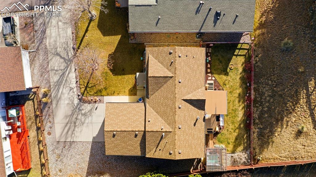 Image 36 of 37: Generous Lot Space