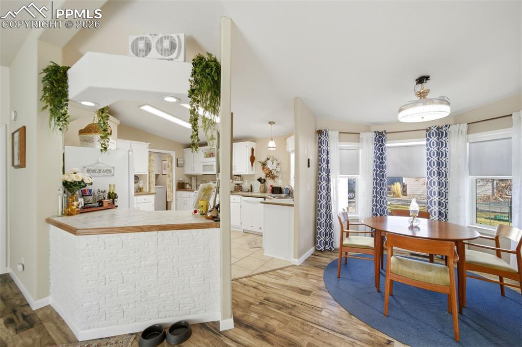 Image 8 of 37: Open Inviting Layout