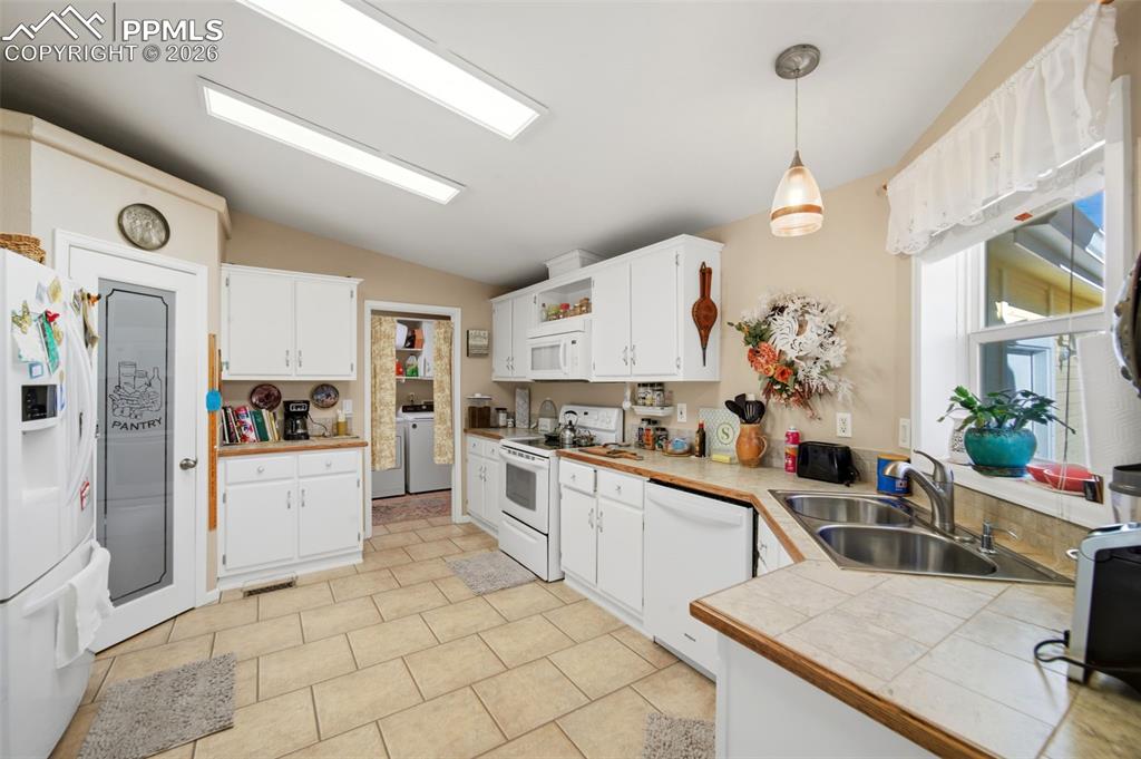 Image 9 of 37: Bright Functional Kitchen