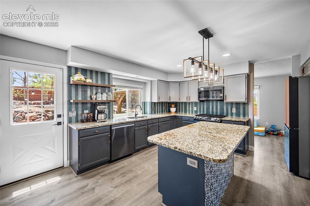 Image 8 of 42: Kitchen