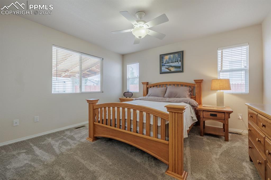 Image 18 of 28: Bedroom