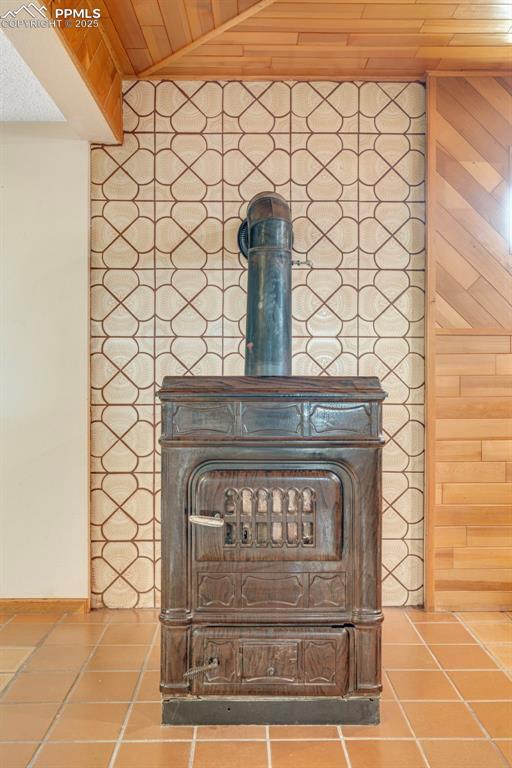 Image 21 of 40: Fireplace