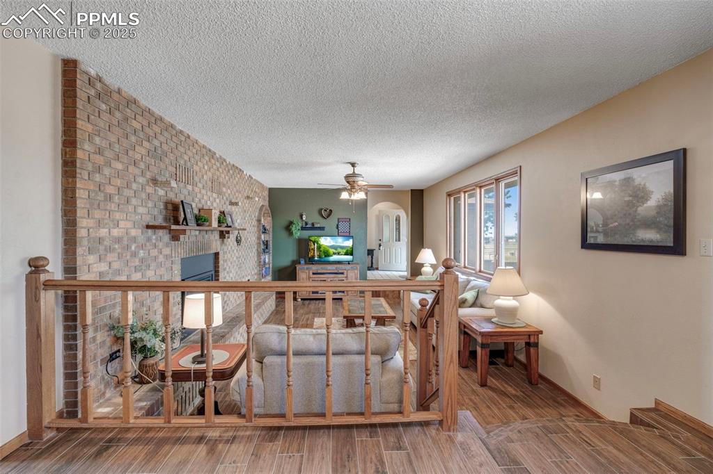 Image 8 of 40: Living Room