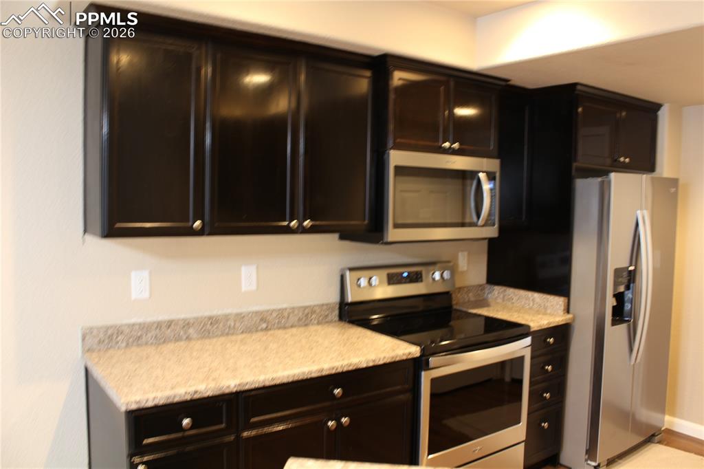 Image 49 of 50: Kitchen