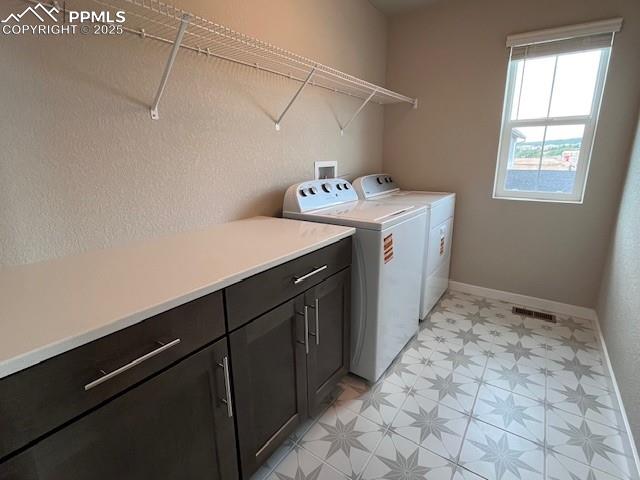 Image 6 of 9: Laundry