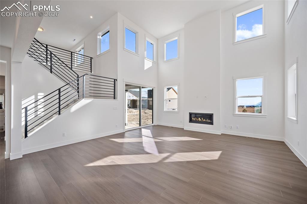 Image 11 of 42: Living Room