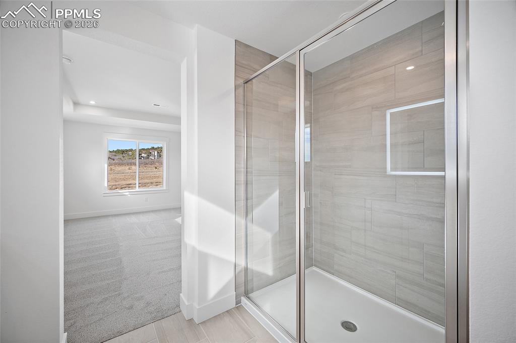 Image 28 of 42: Bathroom