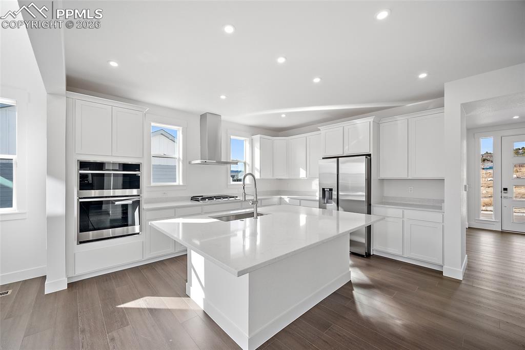 Image 3 of 42: Kitchen