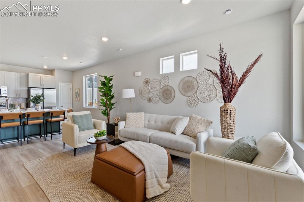 Image 3 of 19: Photos of a model home