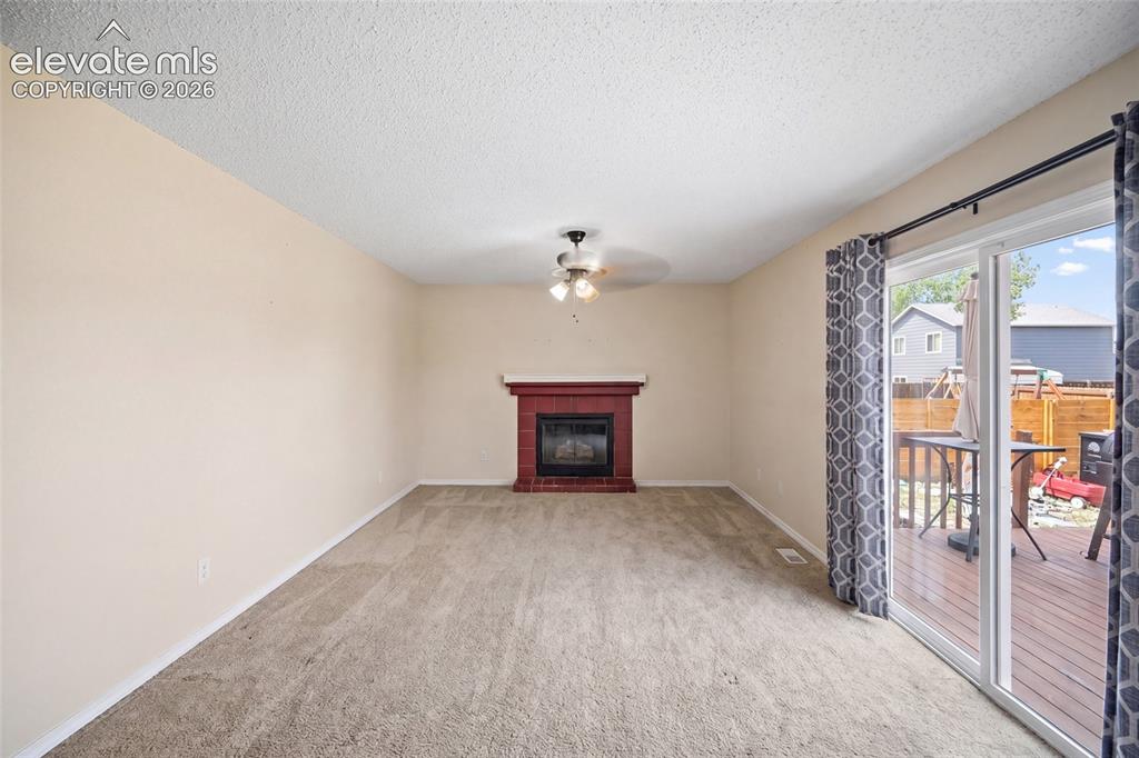 Image 4 of 16: Living Room