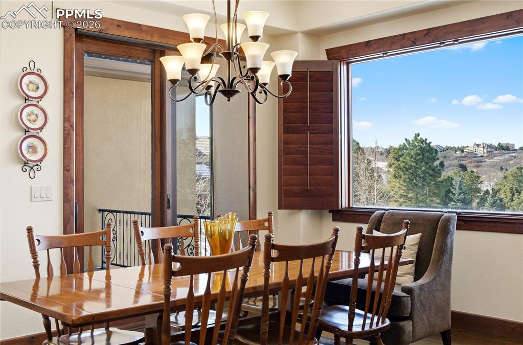 Image 12 of 46: Dining Area