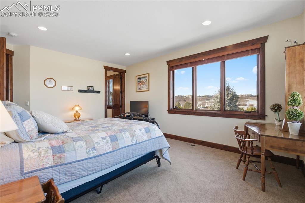 Image 23 of 46: Bedroom