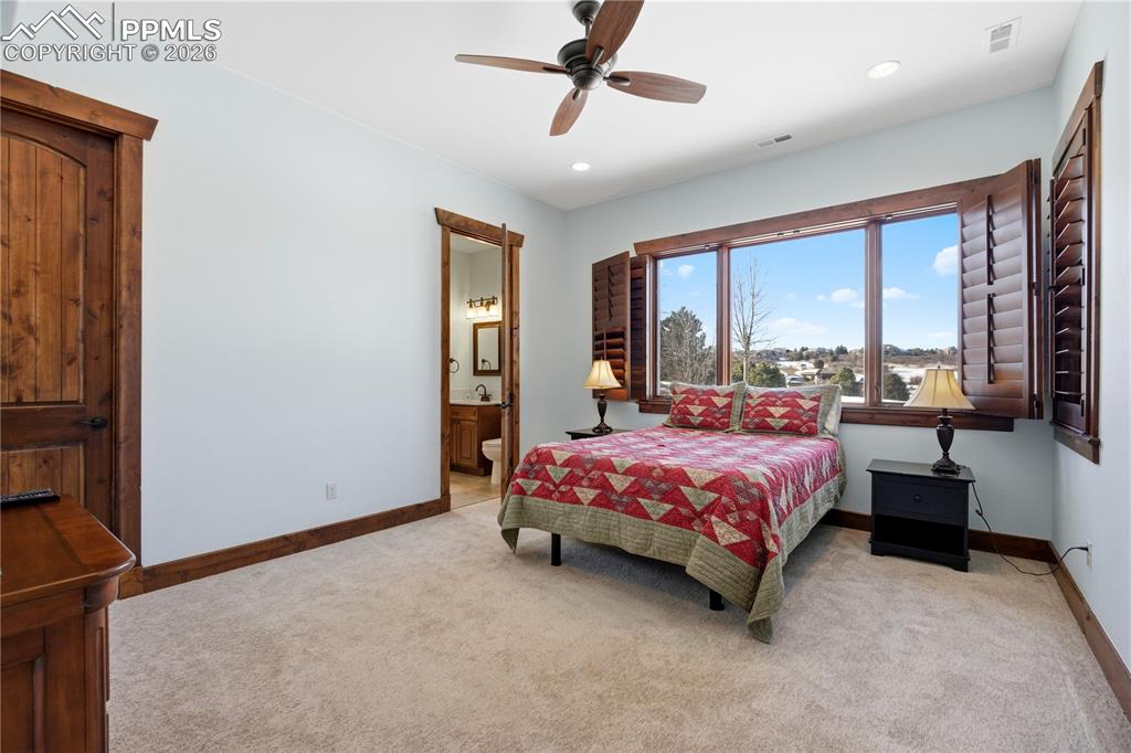 Image 33 of 46: Bedroom