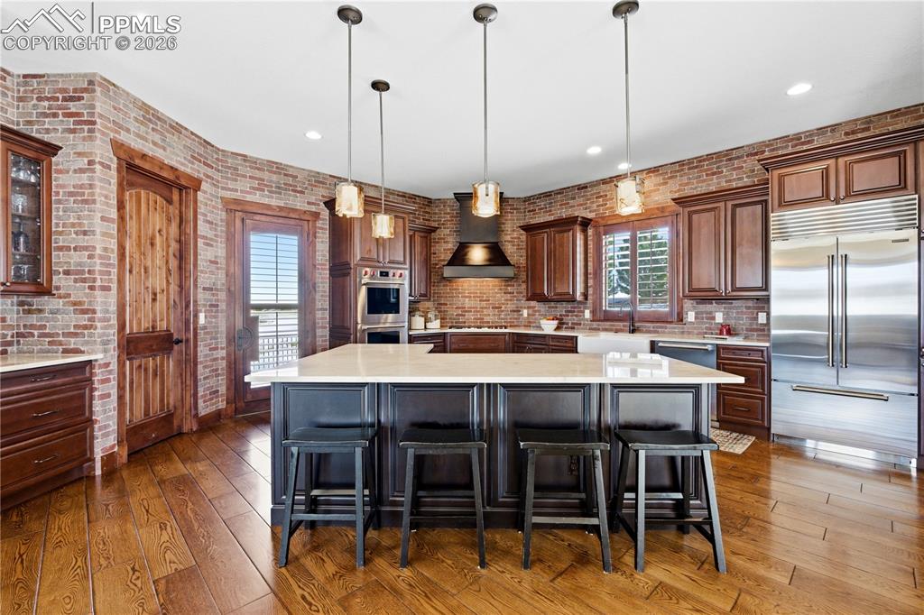 Image 7 of 46: Kitchen