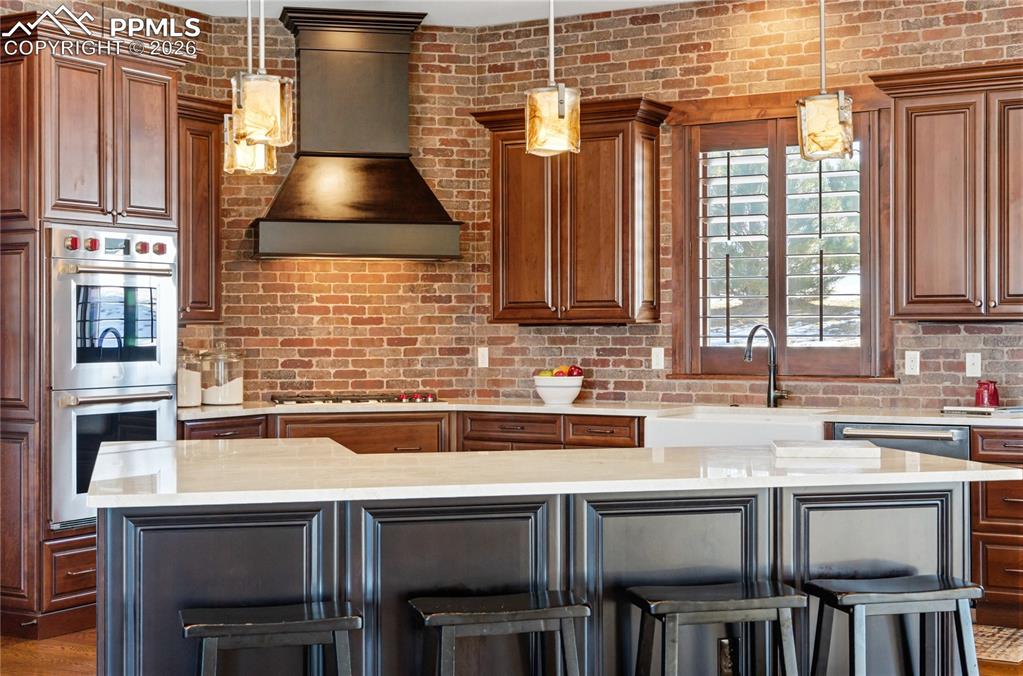 Image 9 of 46: Kitchen