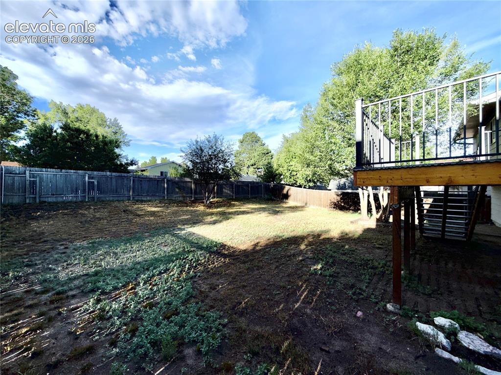 Image 14 of 14: Yard